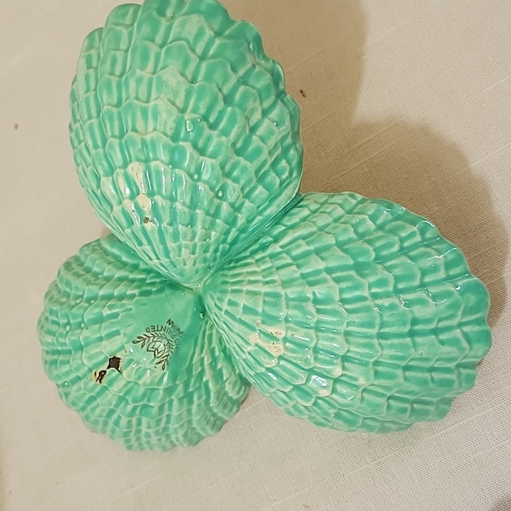 Mermaidcore Divided Shell Bowl - Picture 3 of 3